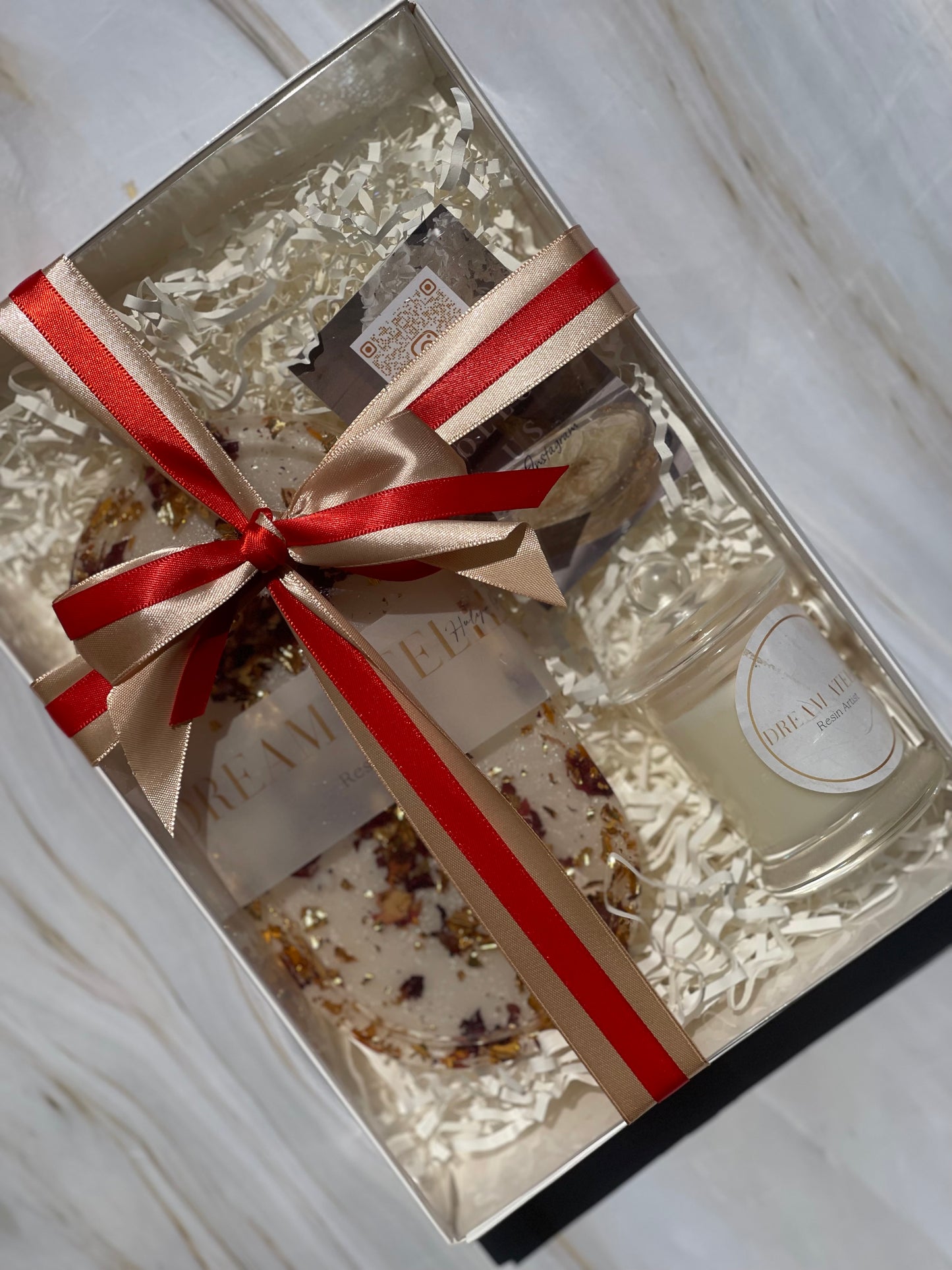 2-Essential Gift Pack | Candle & Tray Set