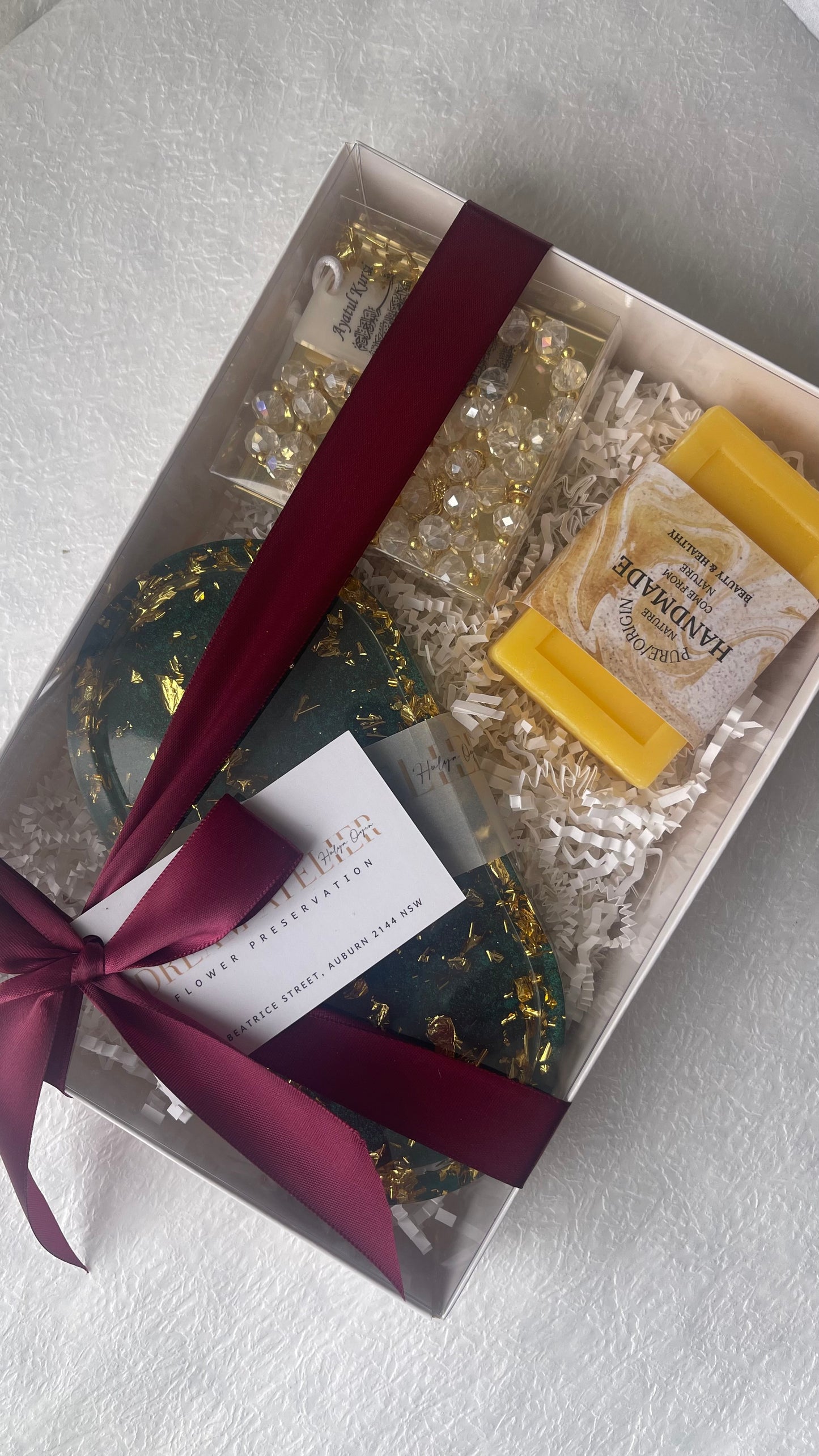 Premium Gift Pack | Tray, Soap, Ayatul Kursi Car Hanger & Tasbih