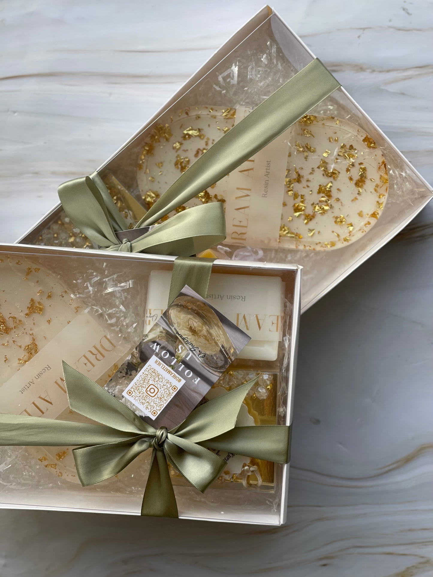 Premium Gift Pack | Tray, Soap, Ayatul Kursi Car Hanger & Tasbih