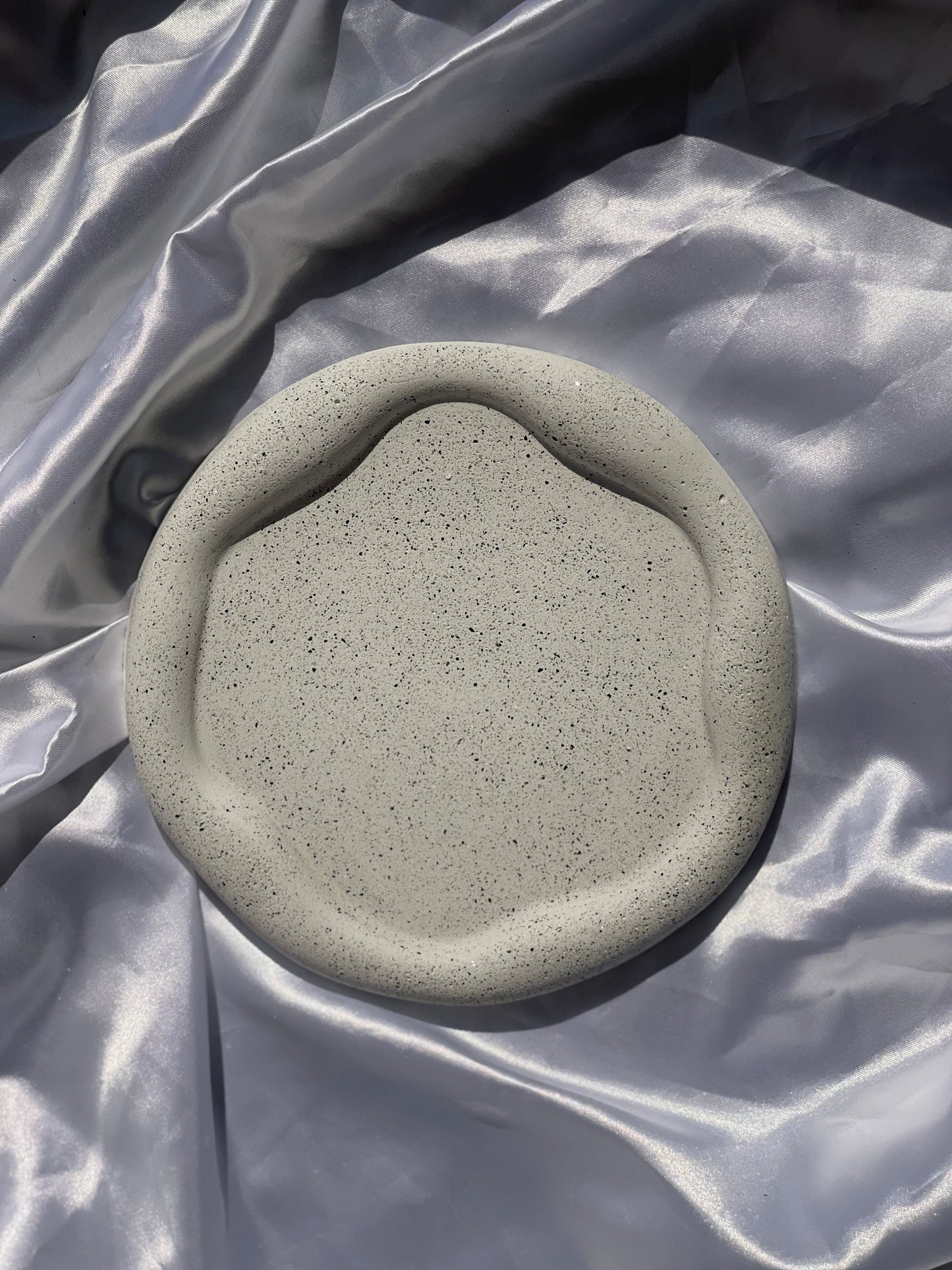 Jesmonite Wavy Round Tray