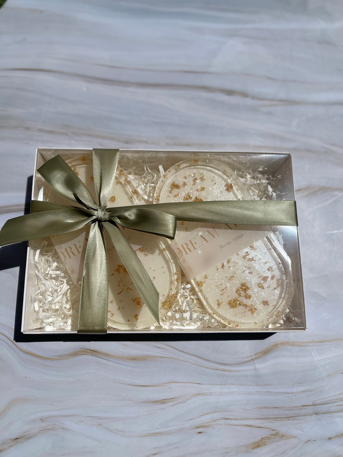 2-Essential Gift Pack | Candle & Tray Set