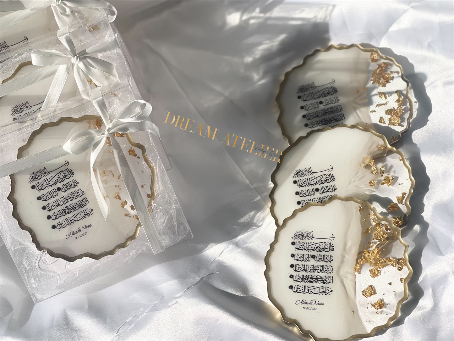 Luxury Wedding Favours with Stand | Gold & White