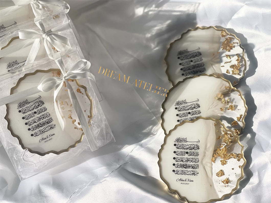 Luxury Wedding Favours with Stand | Gold & White
