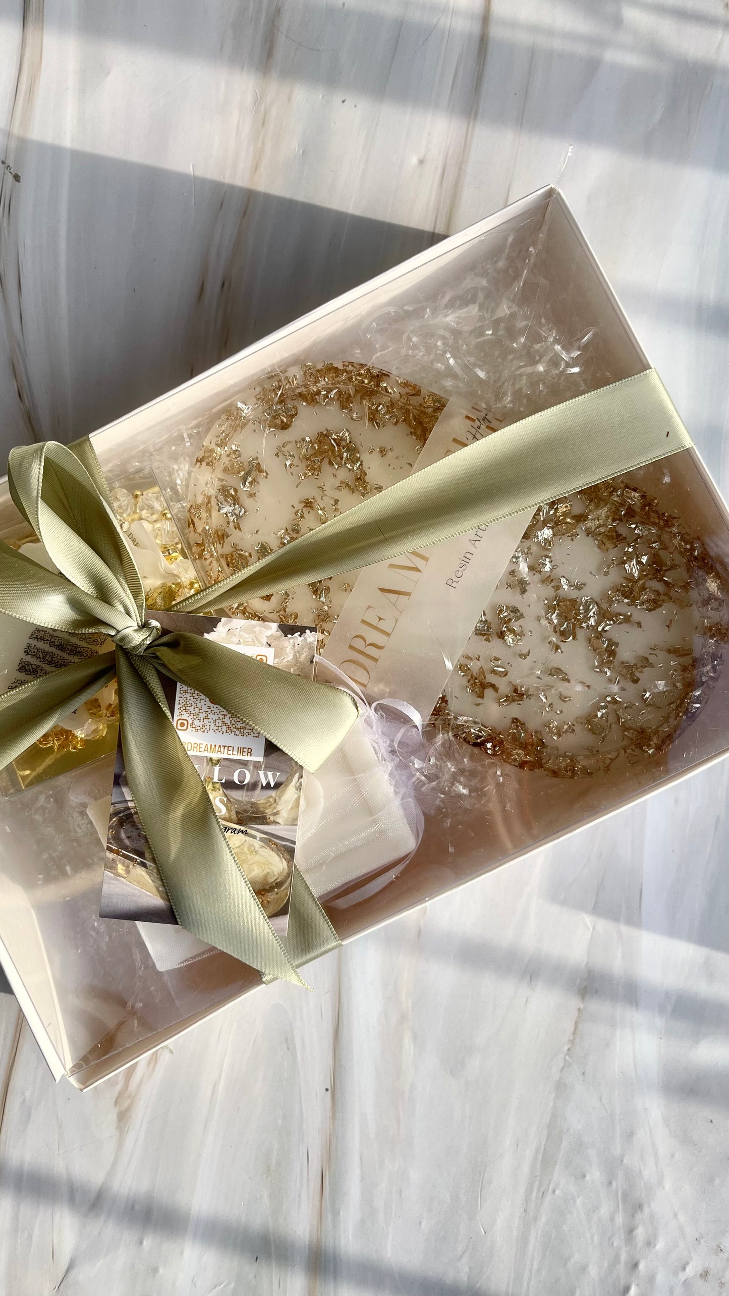Premium Gift Pack | Tray, Soap, Ayatul Kursi Car Hanger & Tasbih