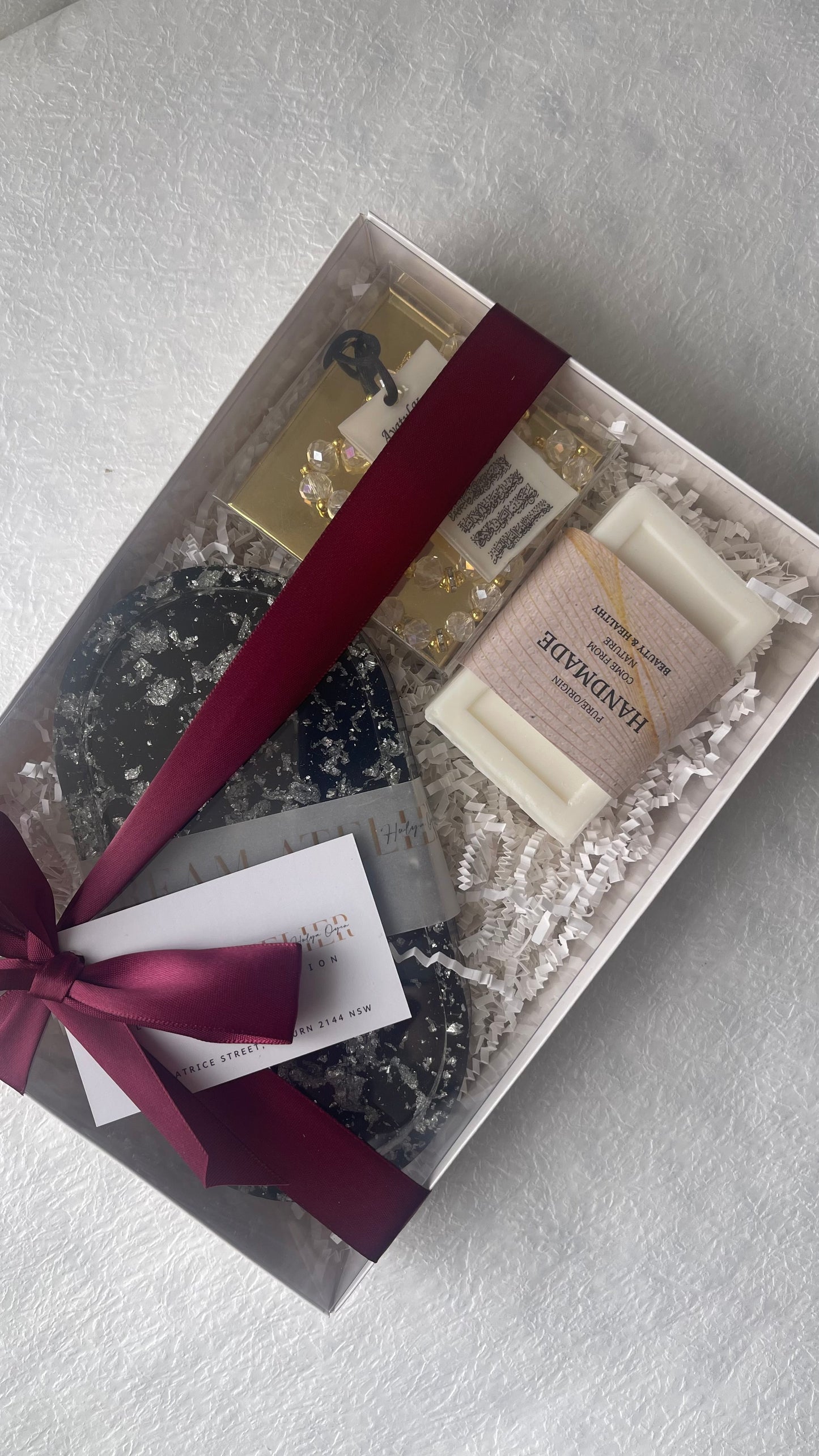 Premium Gift Pack | Tray, Soap, Ayatul Kursi Car Hanger & Tasbih