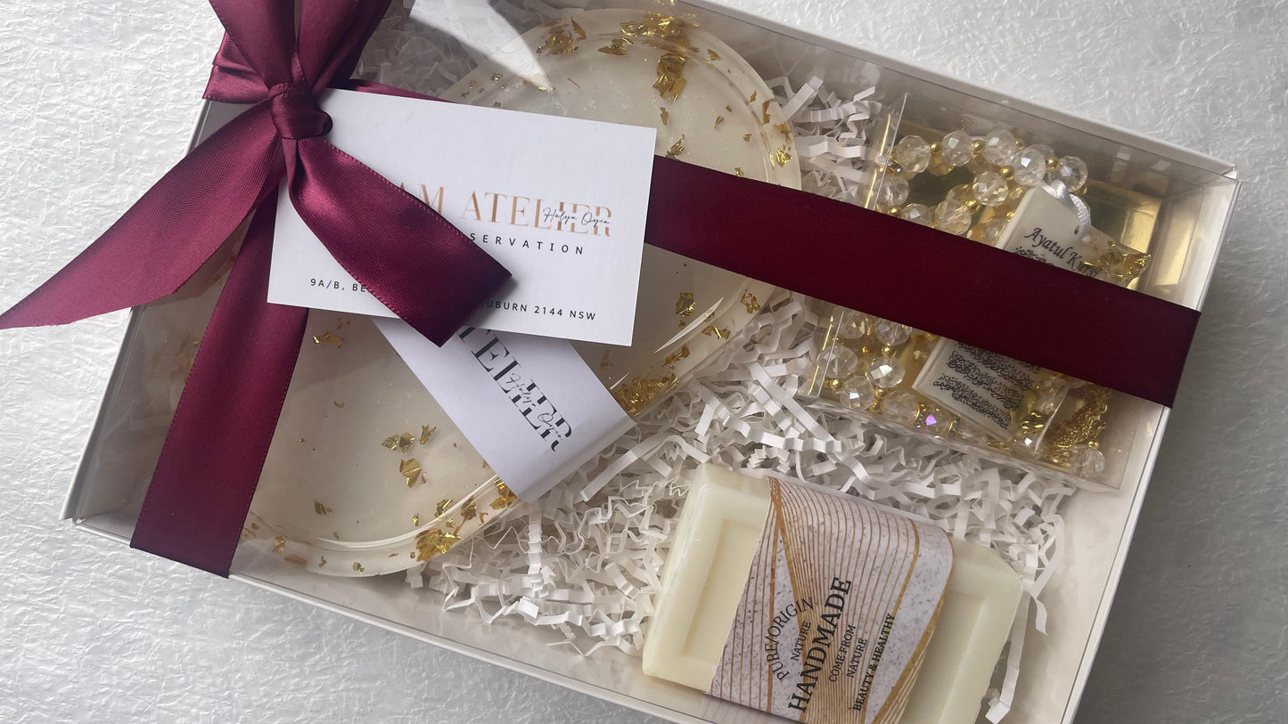 Premium Gift Pack | Tray, Soap, Ayatul Kursi Car Hanger & Tasbih