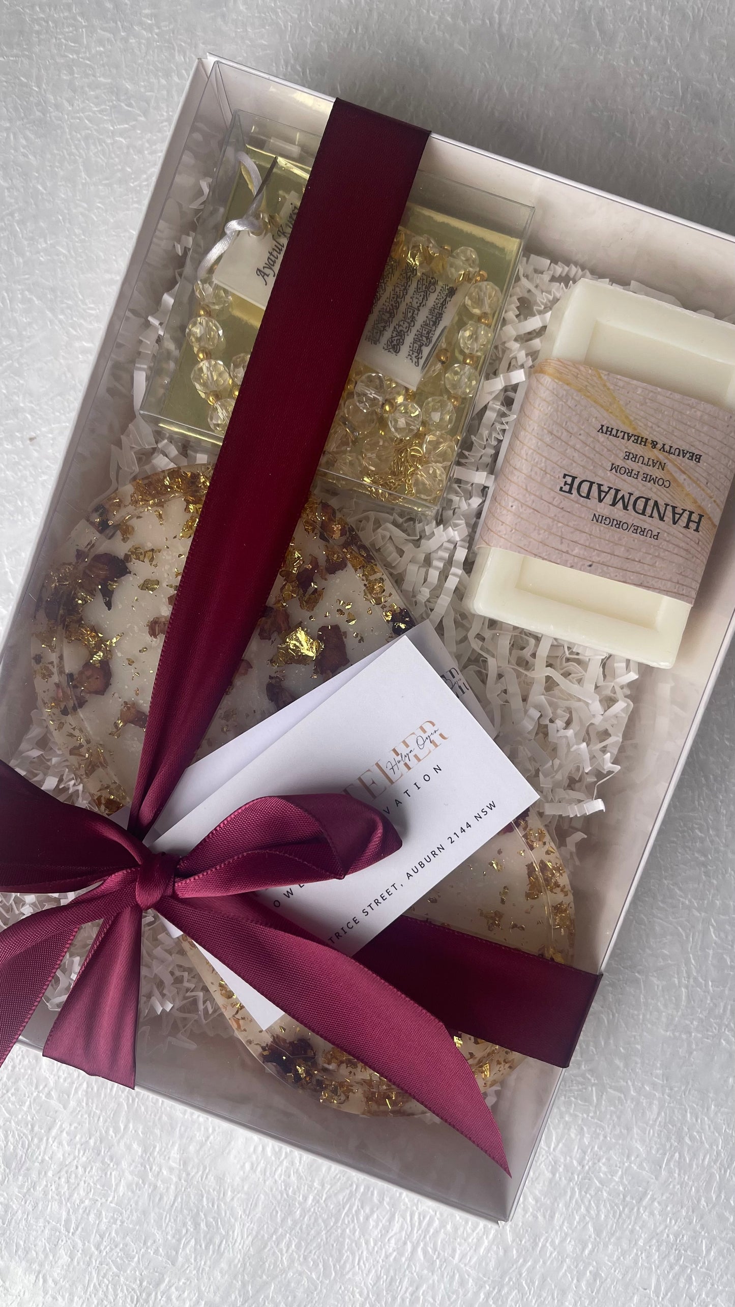 Premium Gift Pack | Tray, Soap, Ayatul Kursi Car Hanger & Tasbih